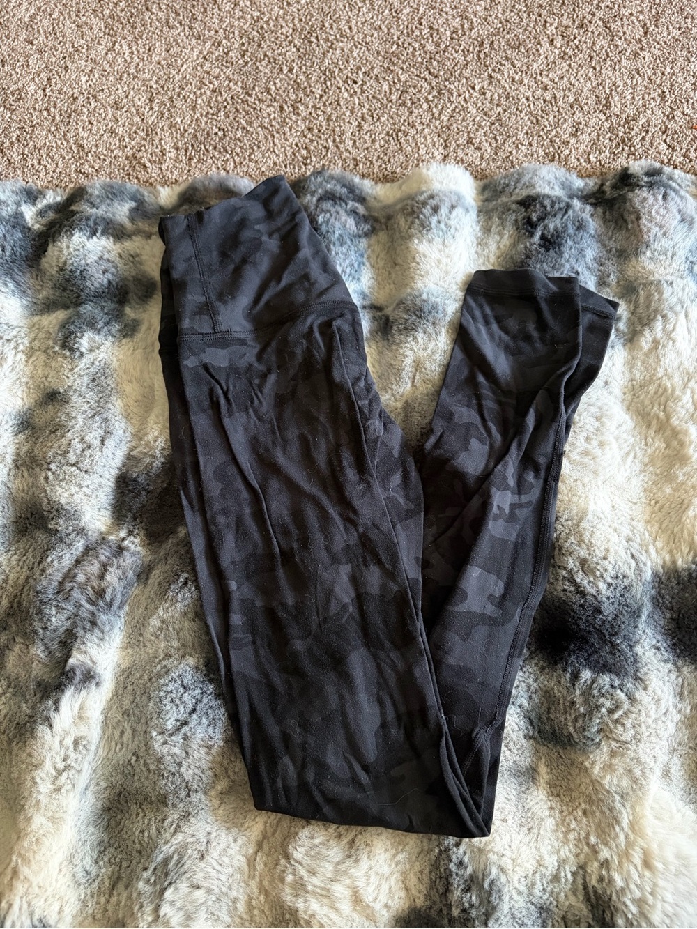 Lululemon Align High Rise Pant Black Camo Leggings Size 2 28”